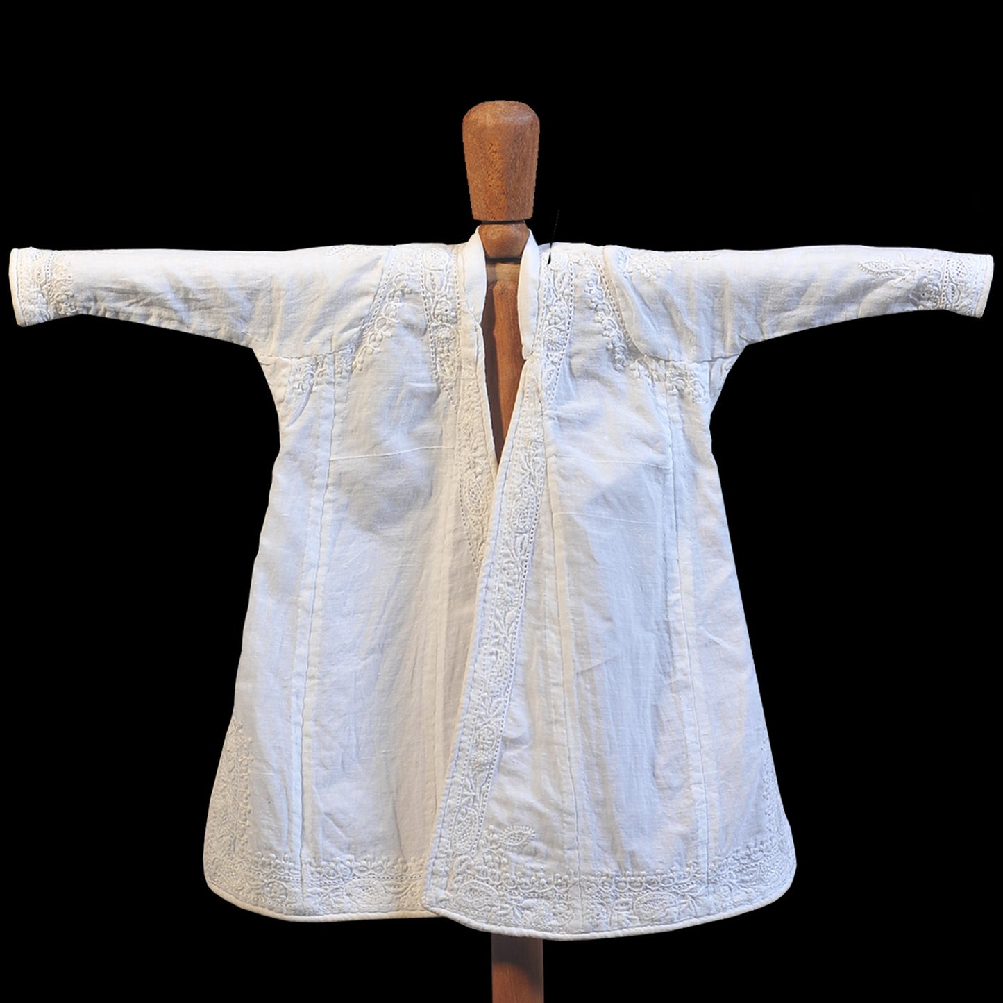 Saturday 26 & Sunday 27 September 1-5 p.m.: Exhibition, Geeta Khandelwal, Miniature costumes of the Maharajas