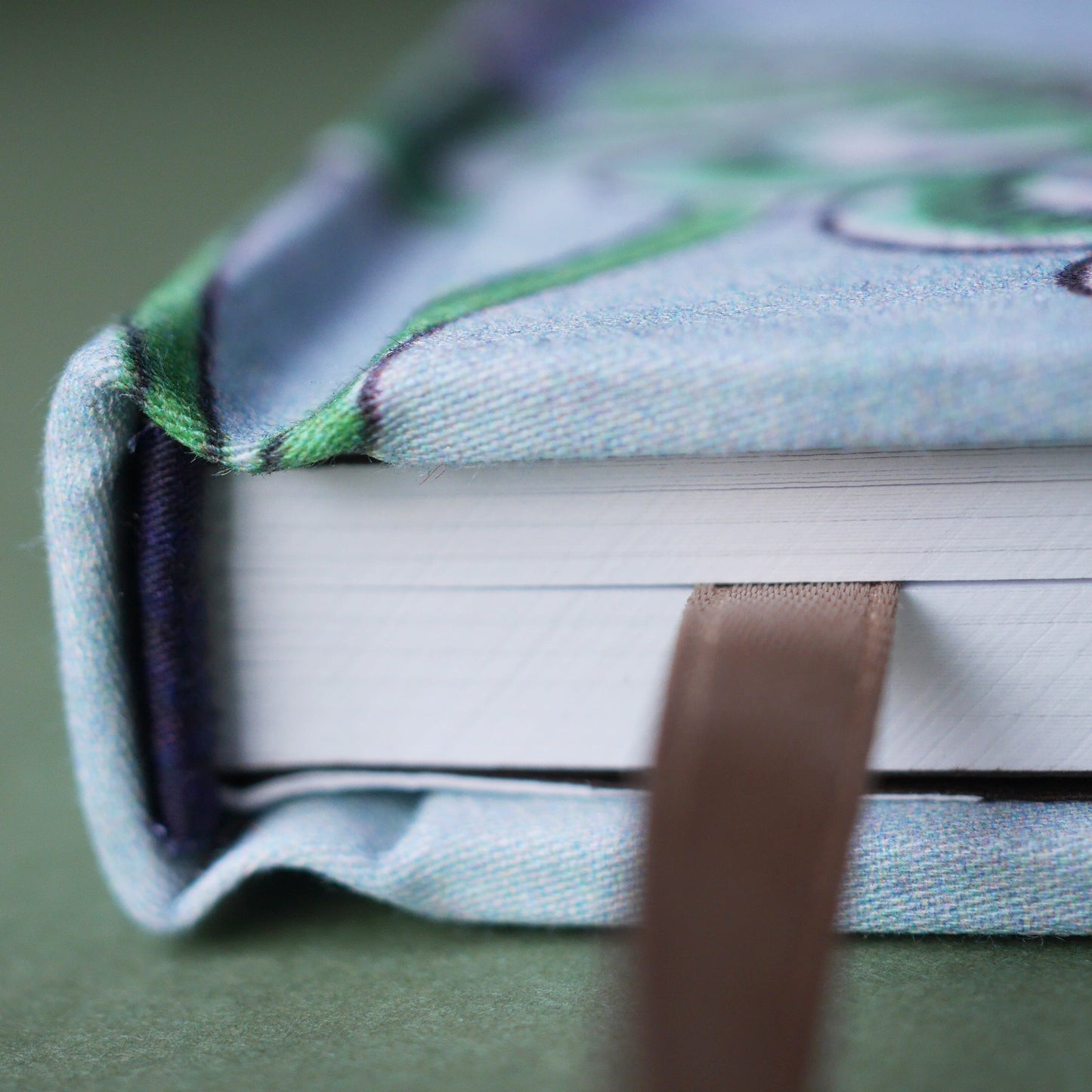 Saturday 7 & Sunday 8 November, 2 - 5pm GMT: Bookbinding with Fabric with Charlotte Wainwright