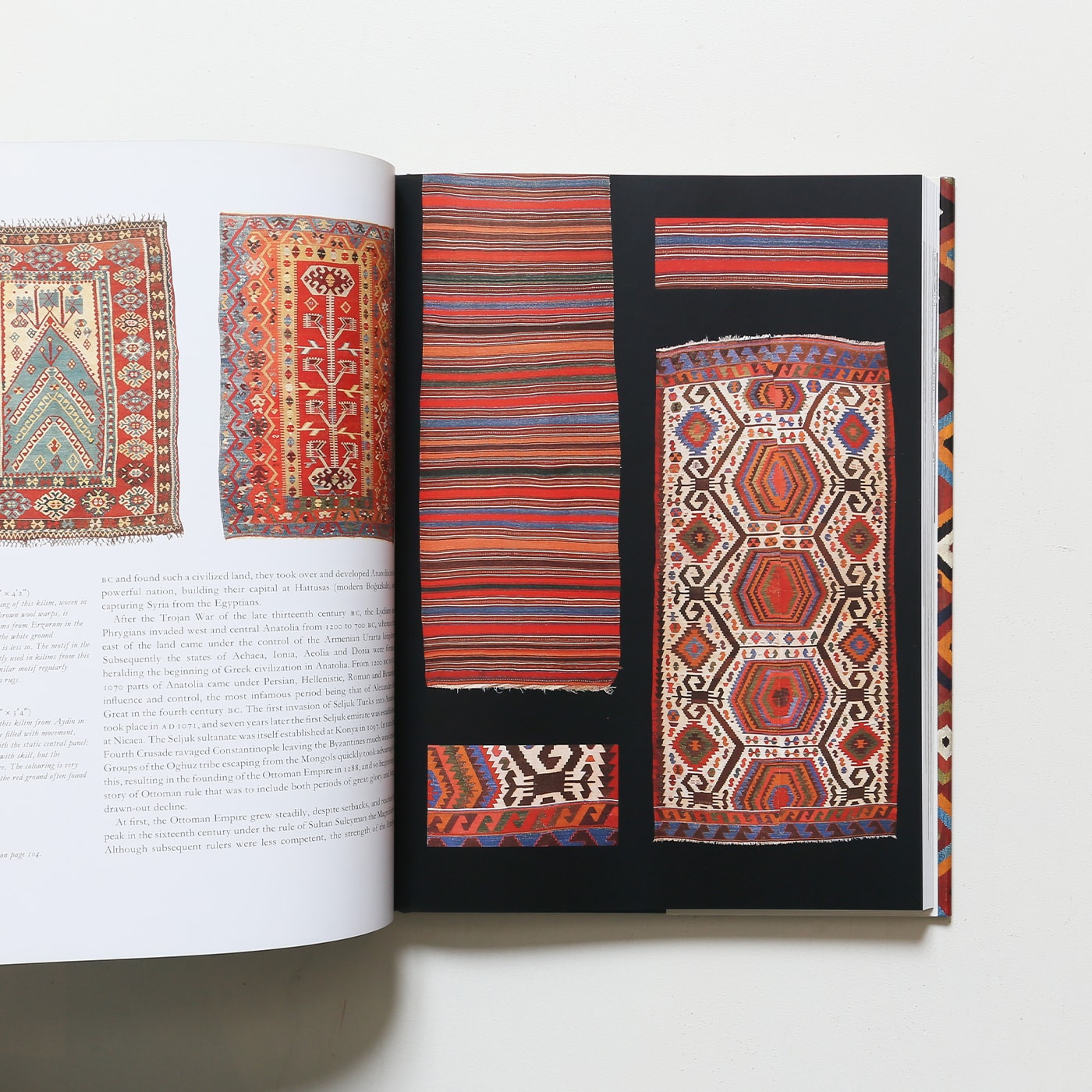 Kilim: The Complete Guide, Alastair Hull, Jose Luczyc-Wyhowska