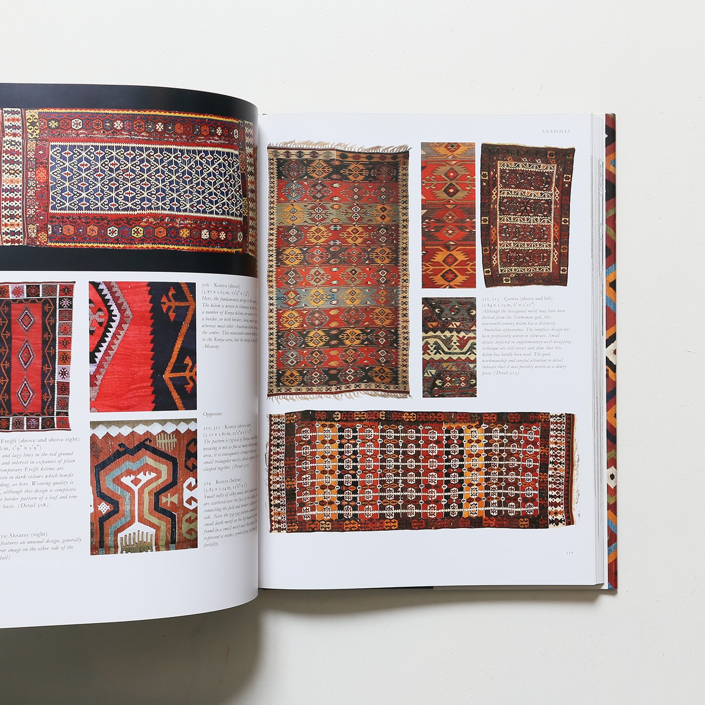 Kilim: The Complete Guide, Alastair Hull, Jose Luczyc-Wyhowska