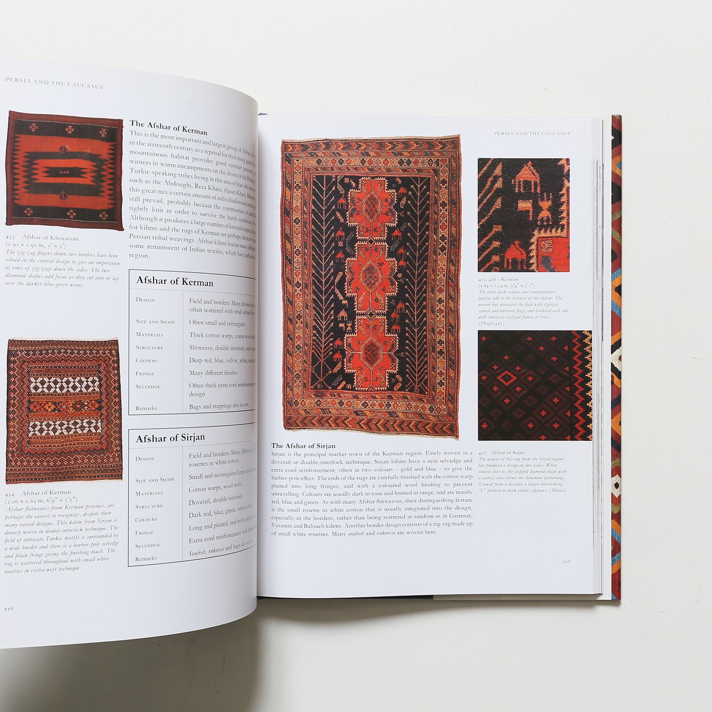 Kilim: The Complete Guide, Alastair Hull, Jose Luczyc-Wyhowska