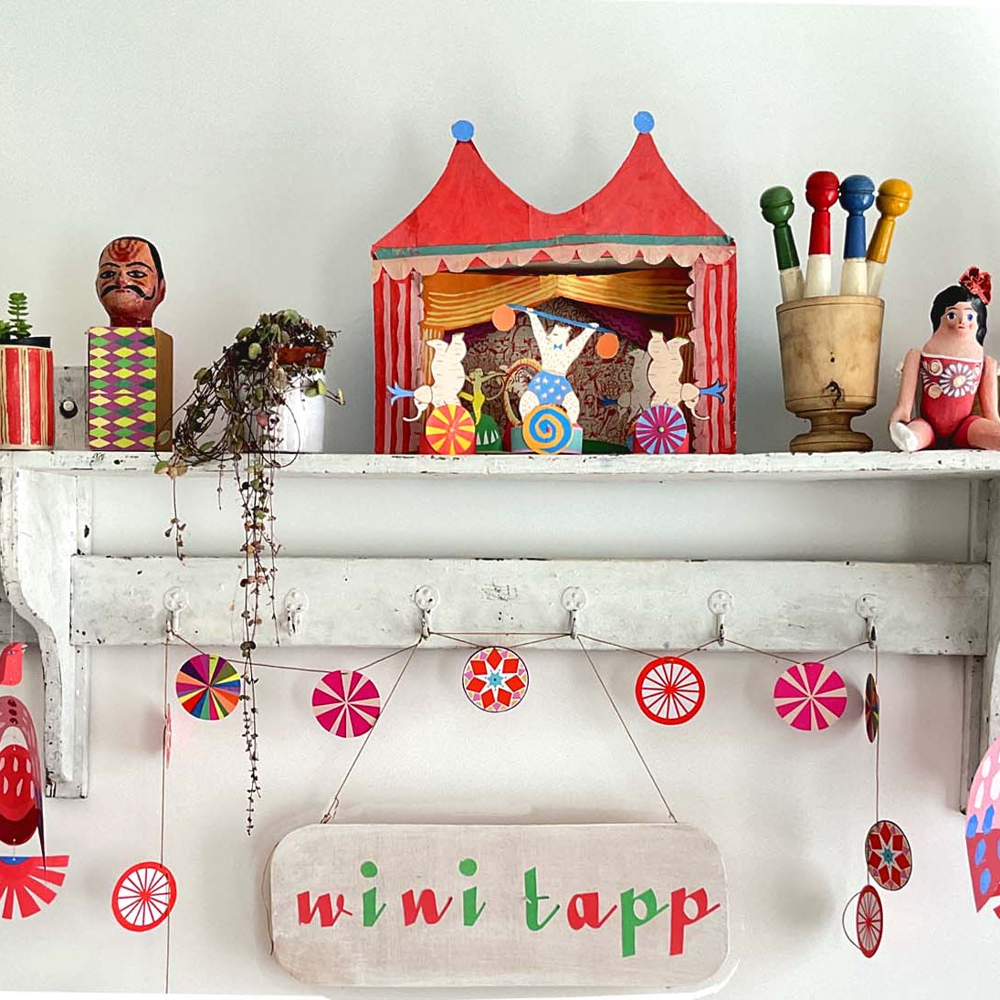 Louise Burgess - wini-tapp
