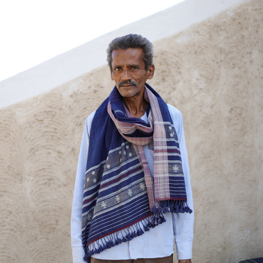 India, Vankar Vishram Valji Weaving, Stole Kala Cotton