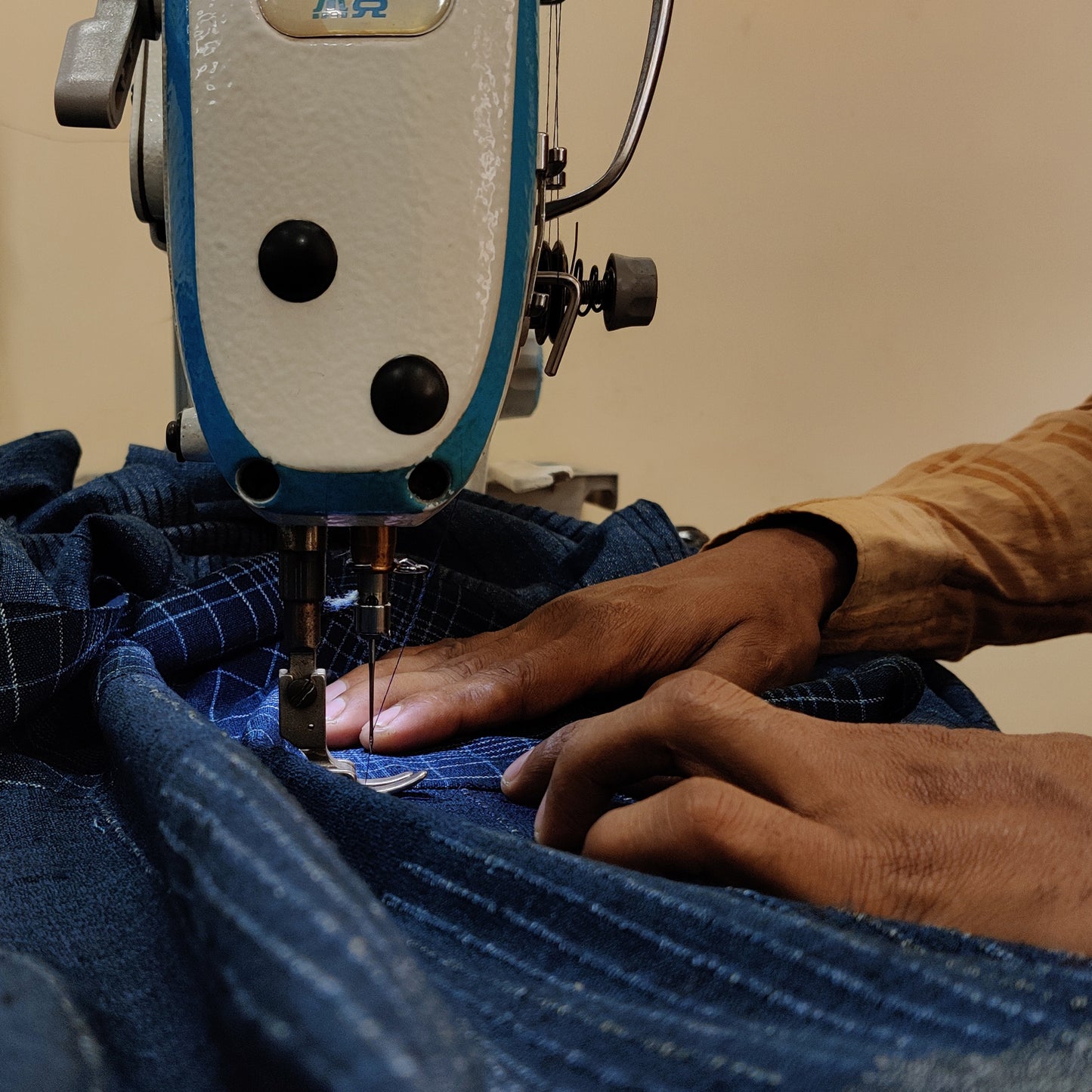 India, Karomi Crafts & Textiles, Weaving