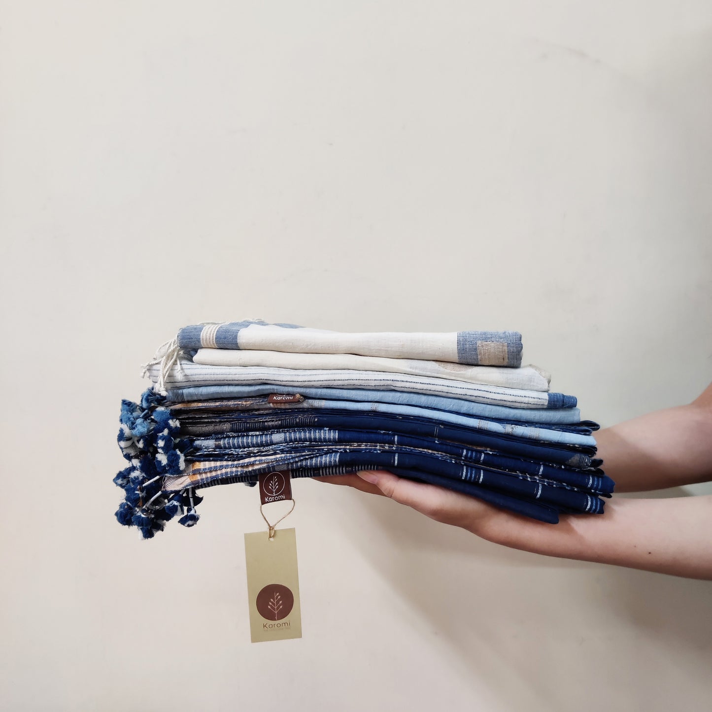 India, Karomi Crafts & Textiles, Weaving