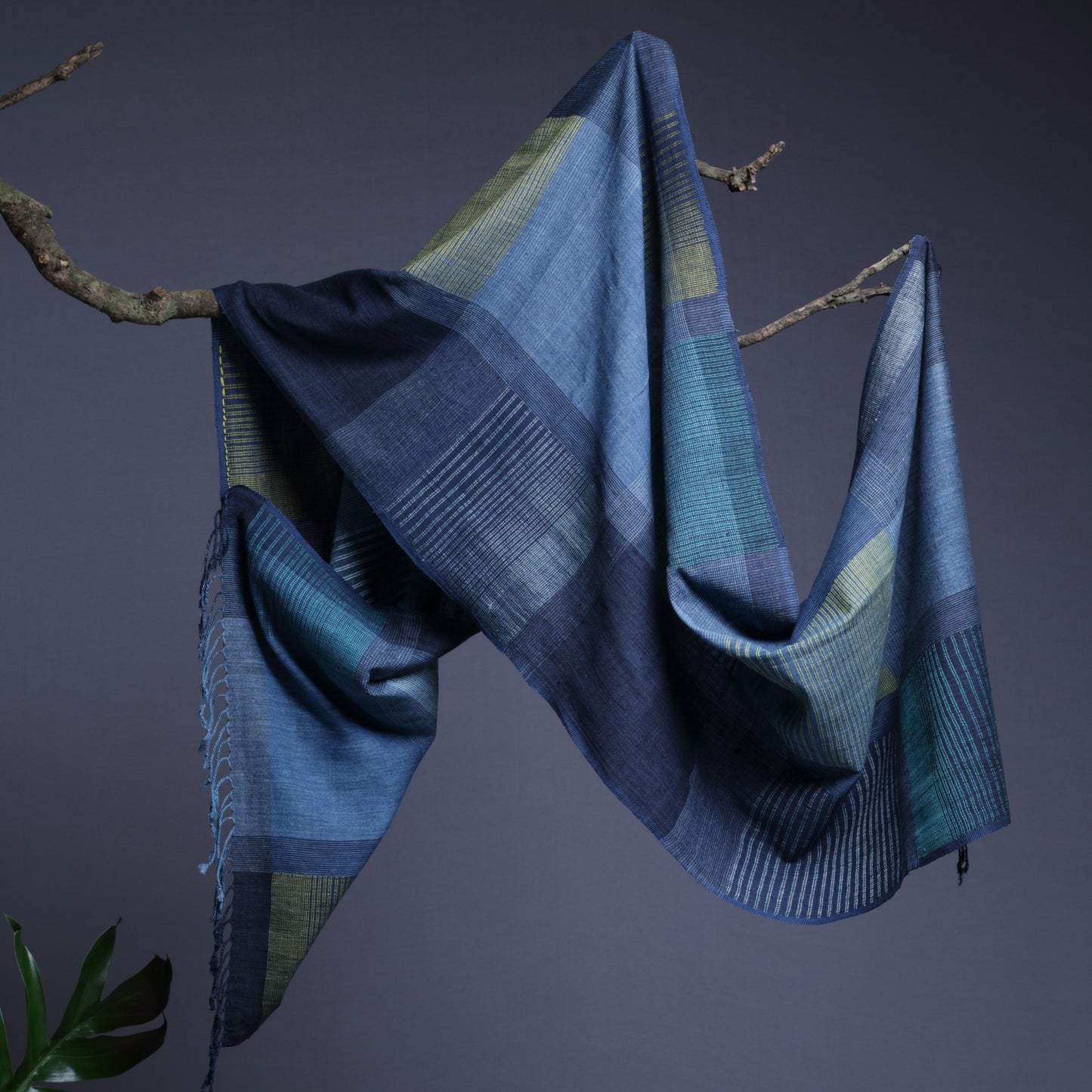 India, Karomi Crafts & Textiles, Weaving