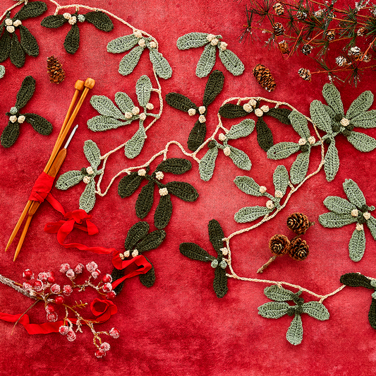How to crochet a mistletoe garland with Loop London
