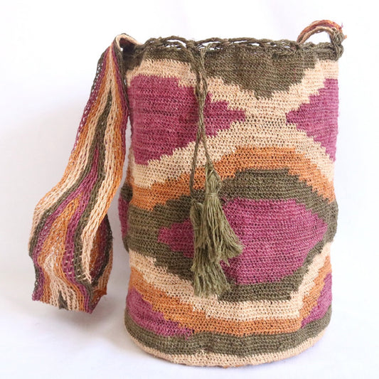 Colombia, Artesanías Kankuamas, Rombos Backpack in Fuchsia