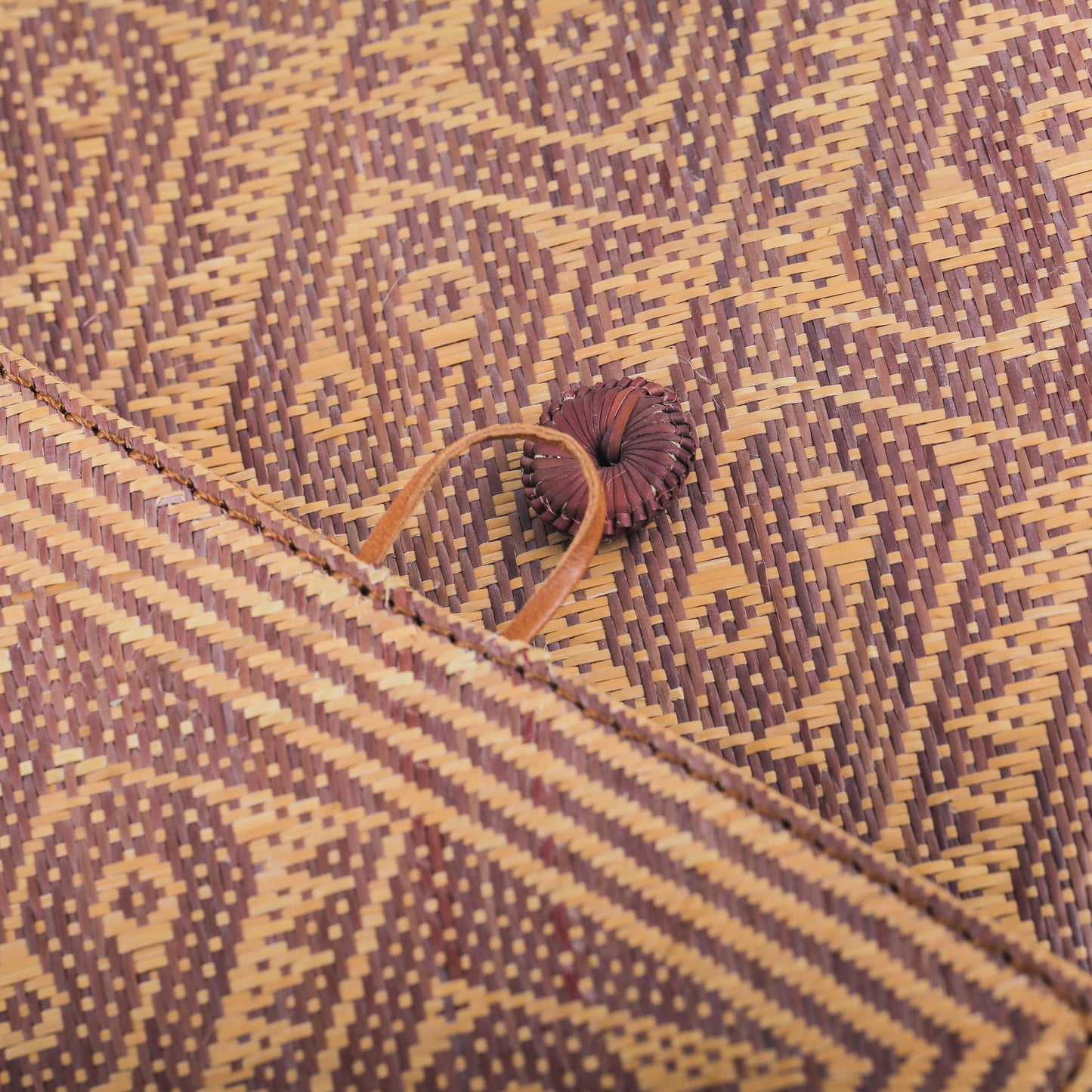 Indonesia, Rumah Rakuji / Myra Widiono, Ikat & Ulap Doyo Weaving