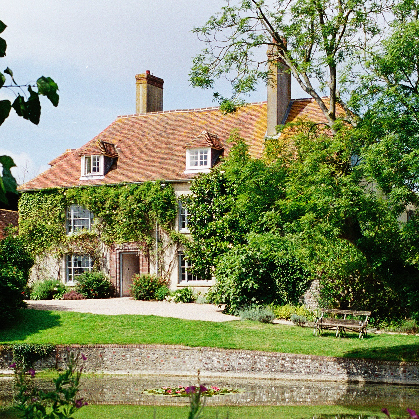 Charleston Farmhouse with Annie Sloan, Molly Mahon and Darren Clarke