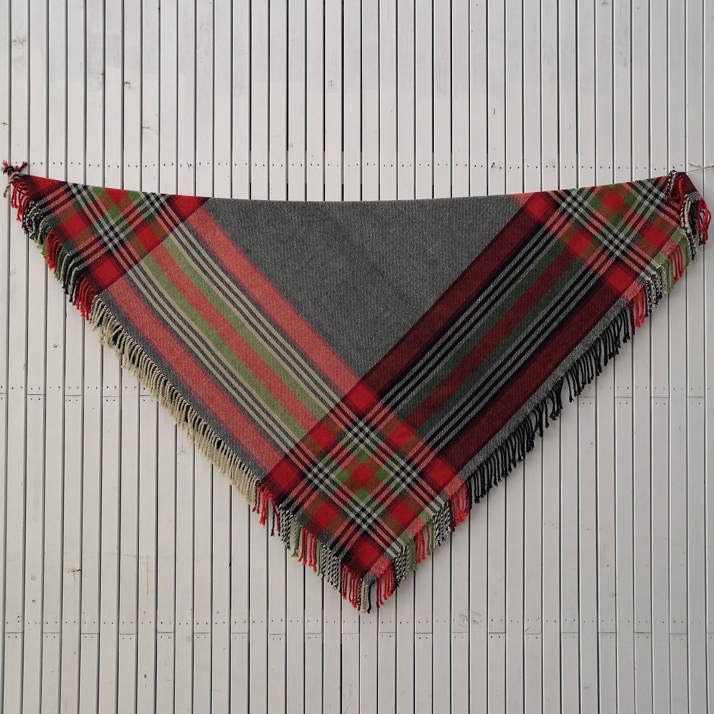 Latvia, Una Rozentale, Weaving