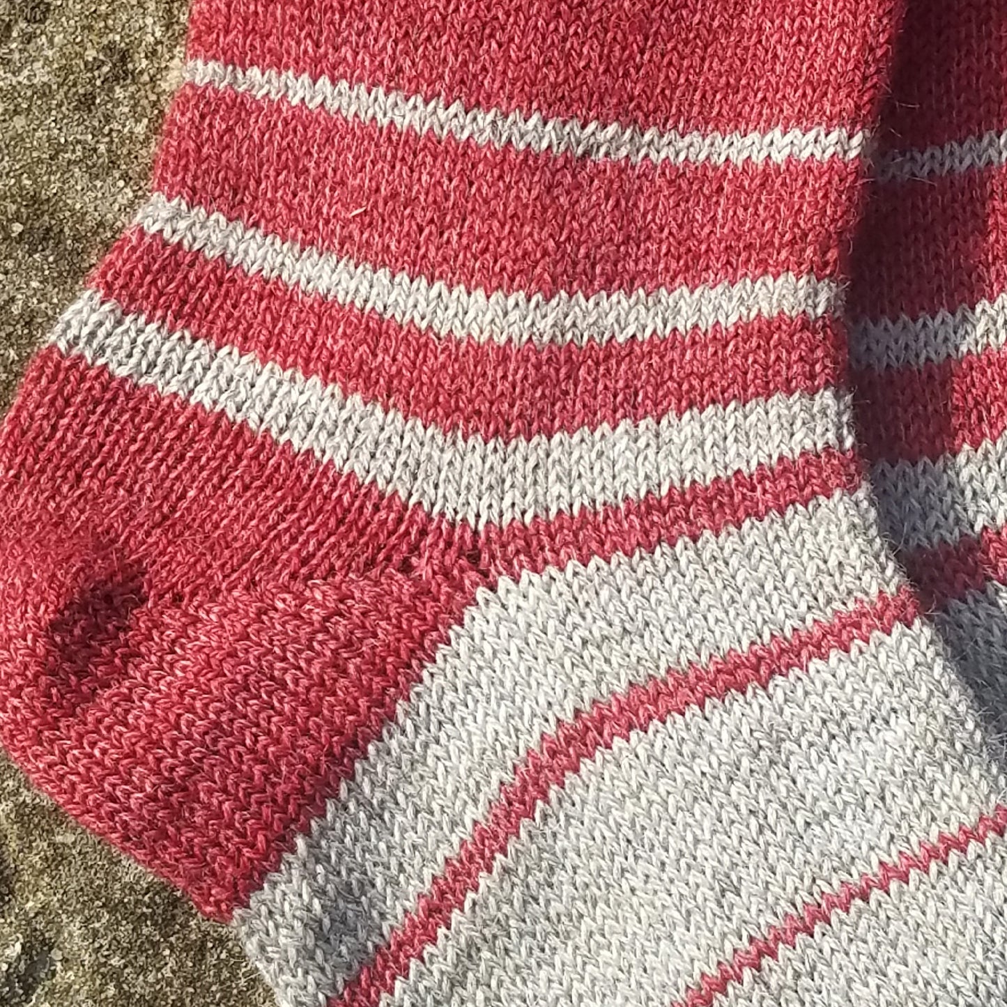 United States, Kathleen Oliver / Sweet Tree Hill Farm, Shepherd’s Socks: Ombre Stripes Duo with Red