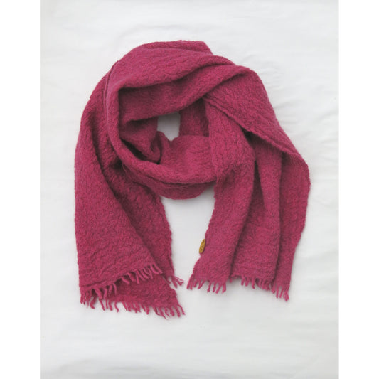 Finland, Waveweaver`s Wool/ Hannele Köngäs, Cochineal 1 Shawl