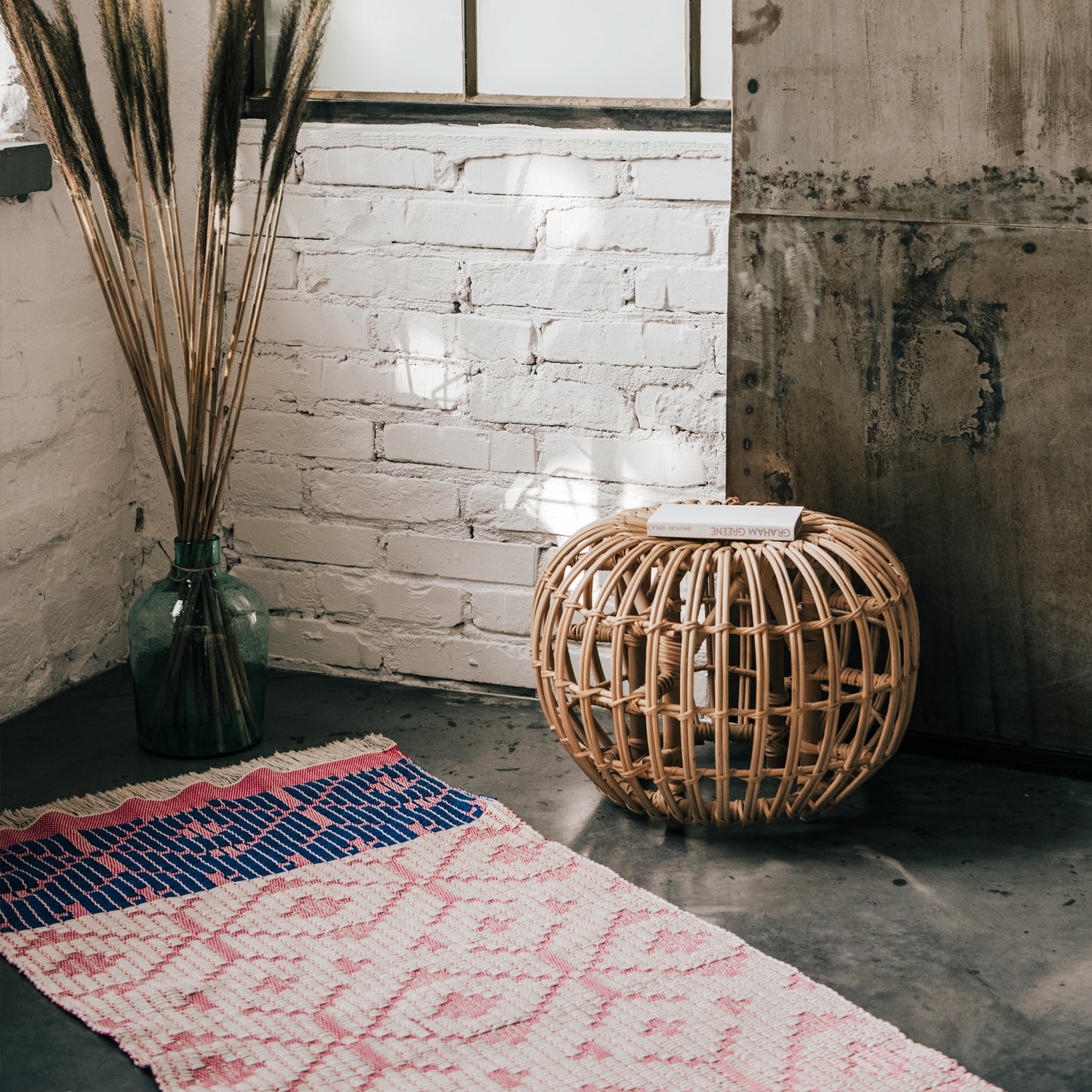 Hungary, Dreaming Threads / Eszter Révész, Weaving