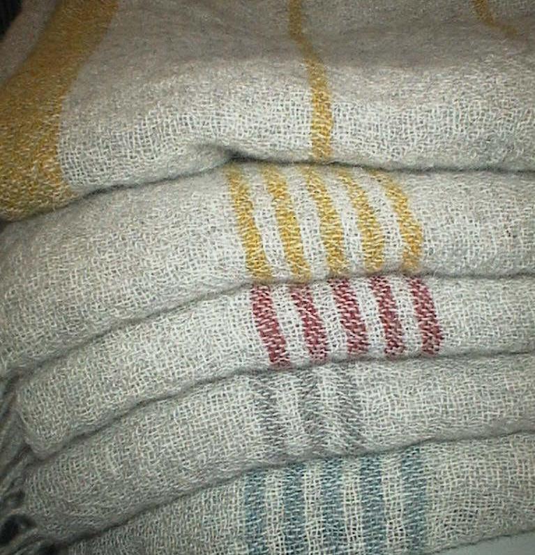 Finland, Waveweaver's Wool / Hannele Köngäs, Seafarer`s wool blanket red stripes