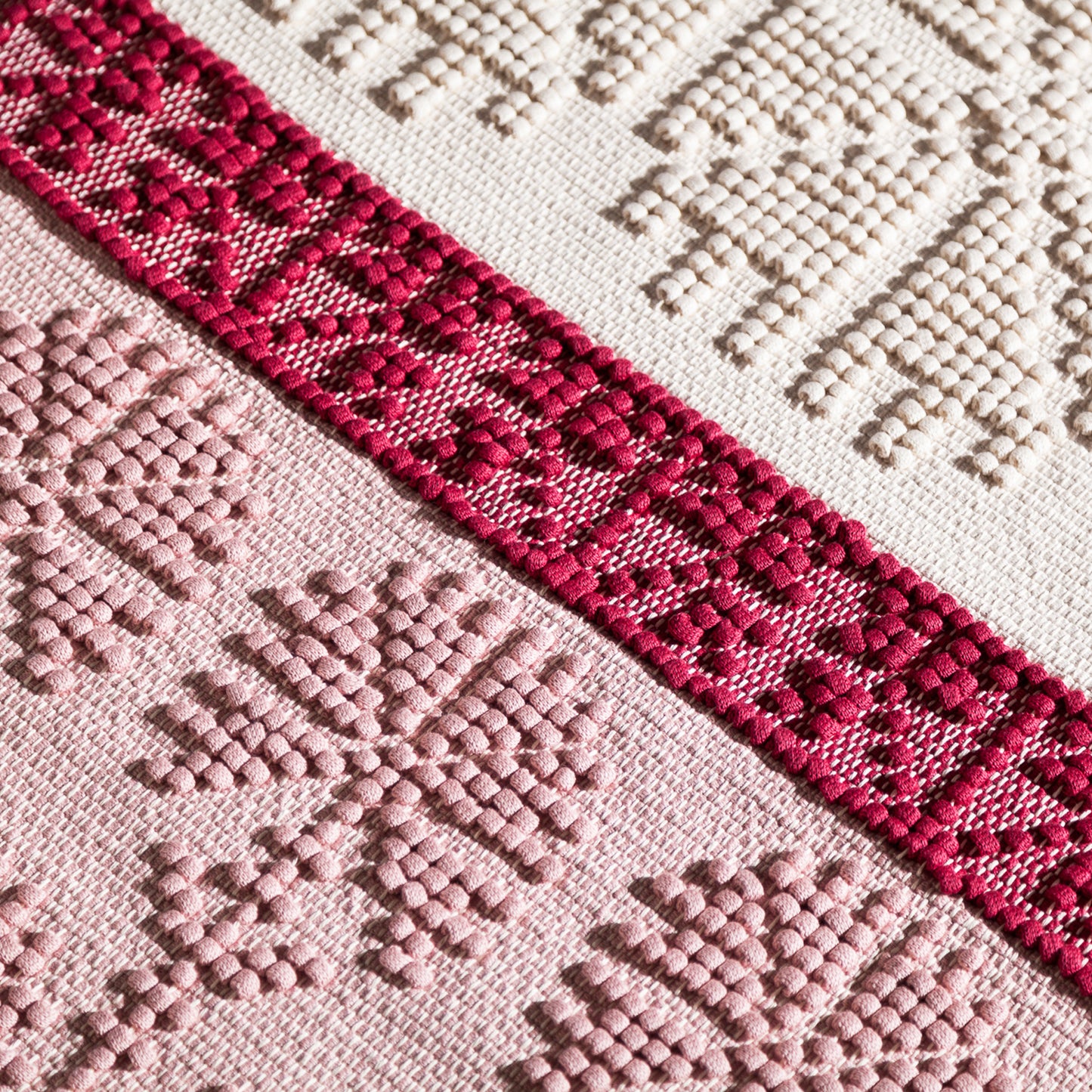 Hungary, Dreaming Threads / Eszter Révész, Weaving