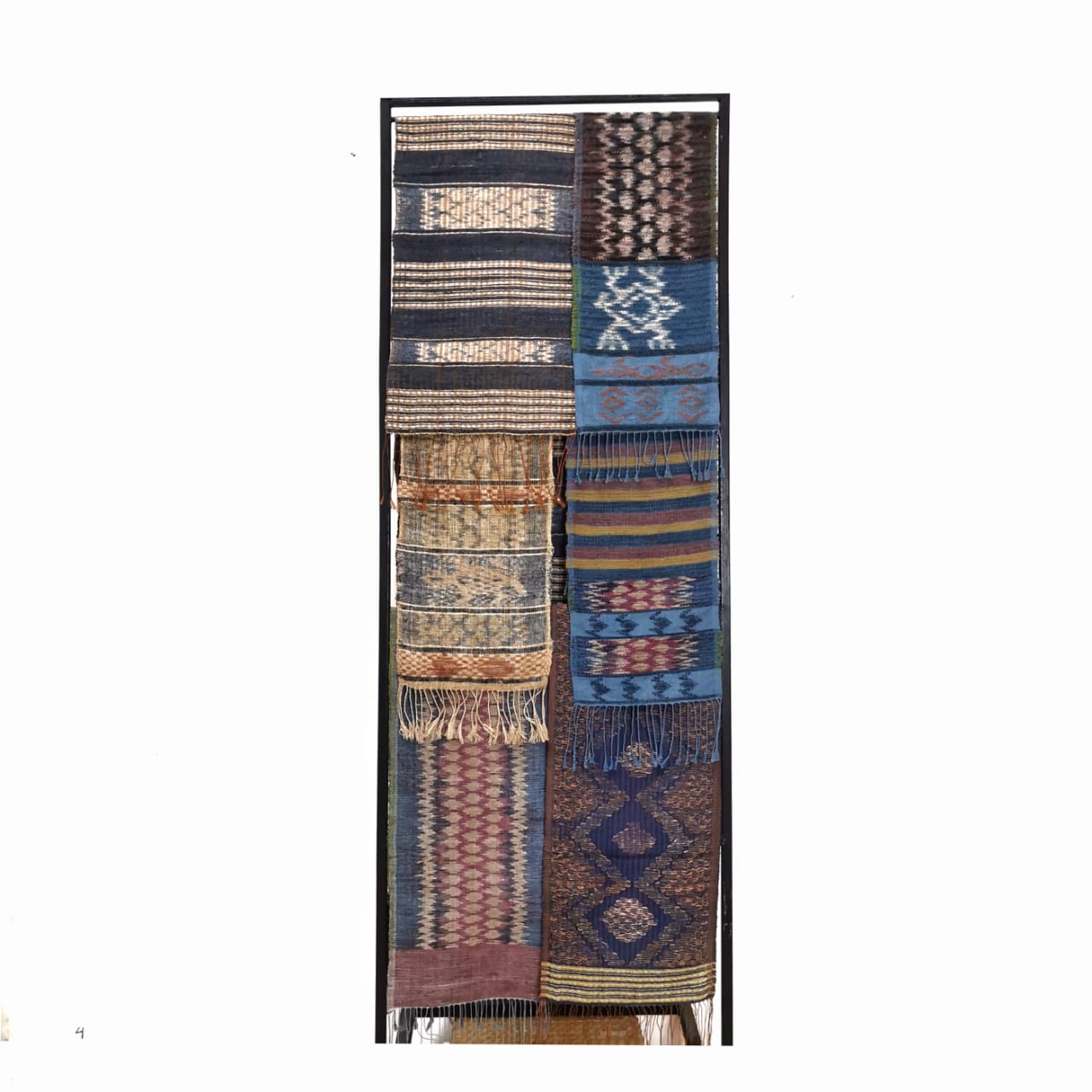 Indonesia, Rumah Rakuji / Myra Widiono, Ikat & Ulap Doyo Weaving