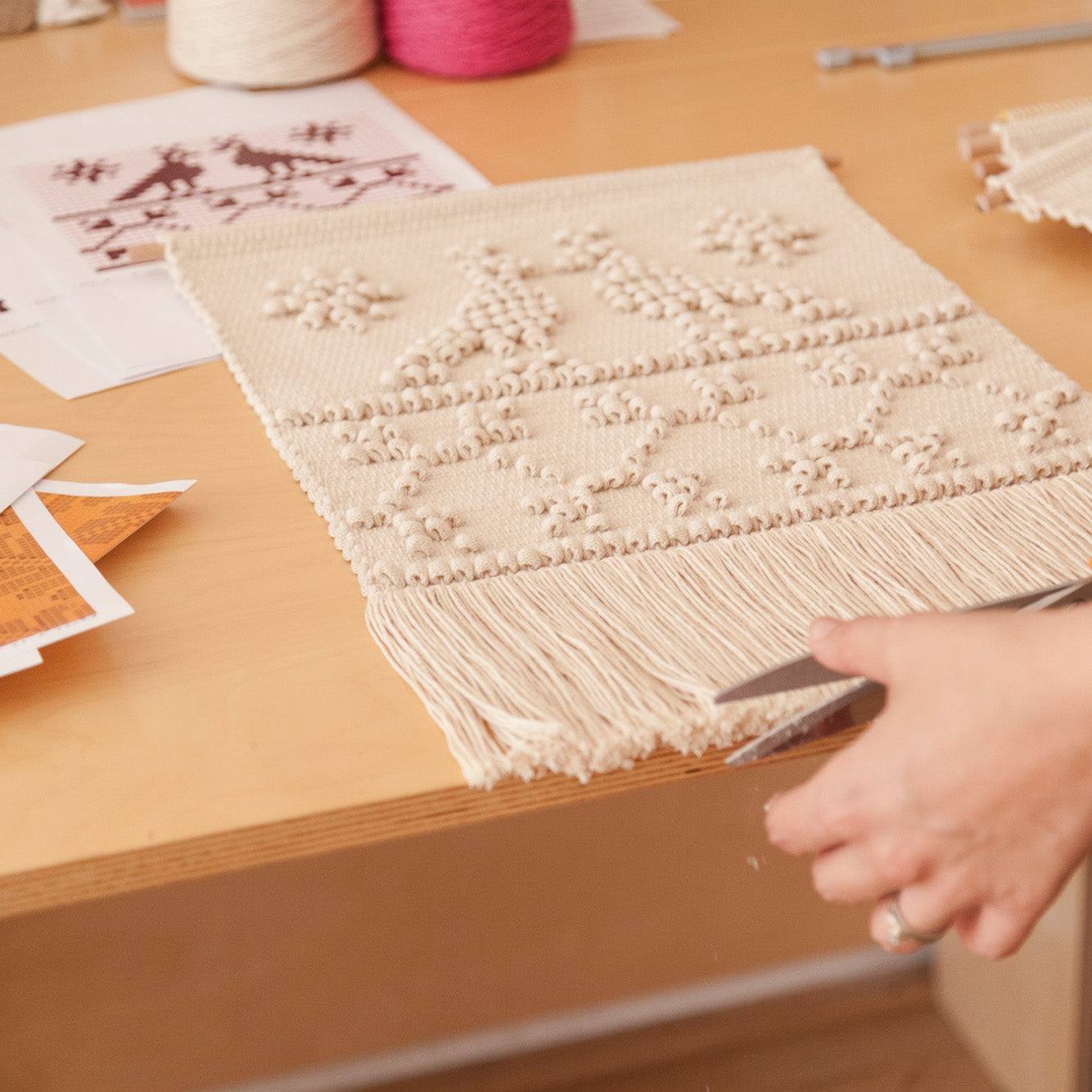 Hungary, Dreaming Threads / Eszter Révész, Weaving