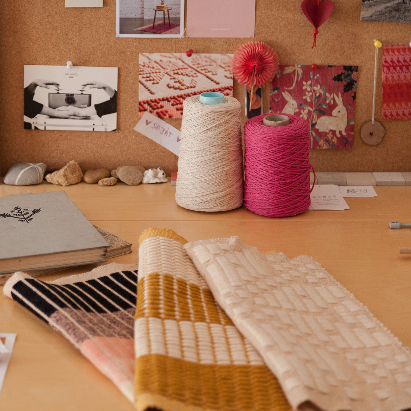 Hungary, Dreaming Threads / Eszter Révész, Weaving