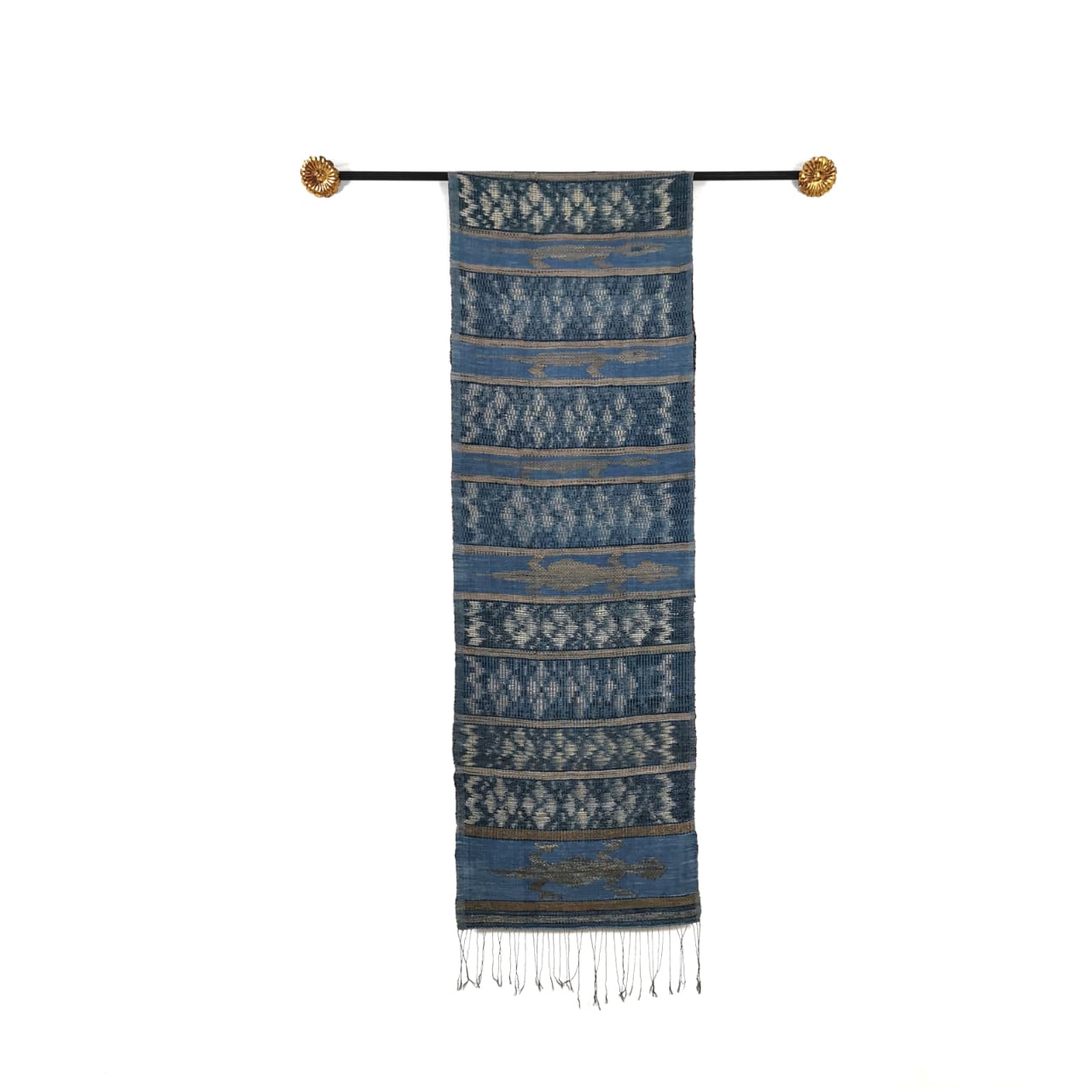 Indonesia, Rumah Rakuji / Myra Widiono, Ikat & Ulap Doyo Weaving